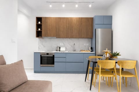 Kitchen or kitchenette, Seating area