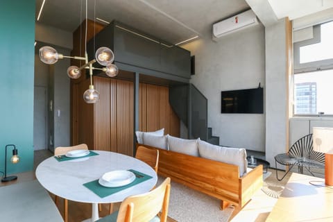 TV and multimedia, Living room, Dining area, air conditioner