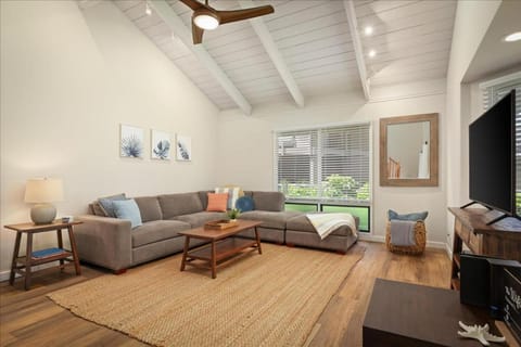 303 Kanaloa at Kona House in South Kona