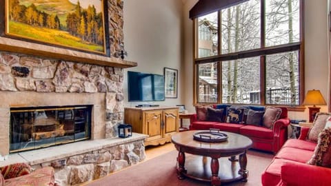 Stonegate Townhome 03 by East West Hospitality Apartment in Beaver Creek