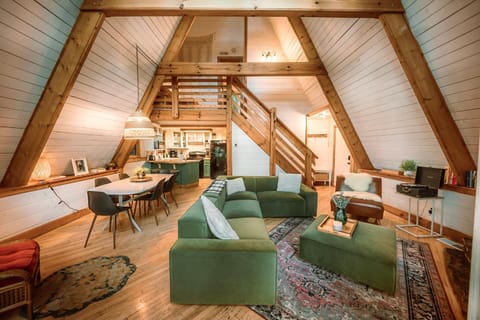 TV and multimedia, Living room, Seating area, kitchen