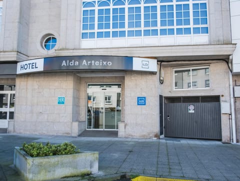 Facade/entrance