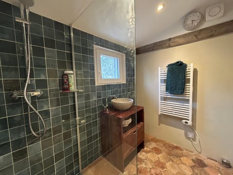 Maison d'hôtes L'ormerie- Au coeur de la ville médiévale Bed and Breakfast in Île-de-France