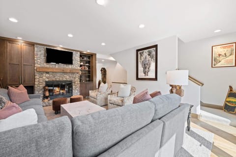 Village Hall 13 by East West Hospitality Apartment in Beaver Creek