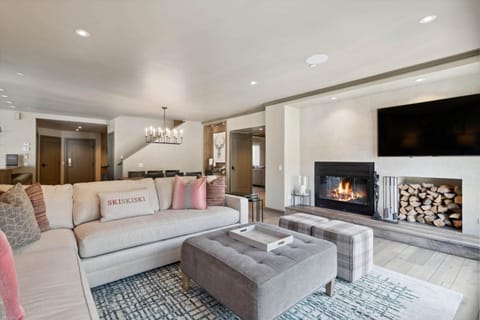 Village Hall 09 by East West Hospitality Apartment in Beaver Creek