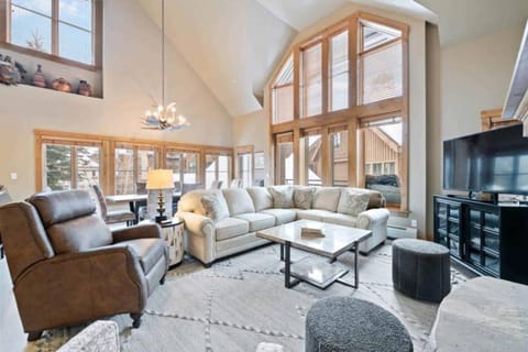 Villa Montane 225 by East West Hospitality Apartment in Beaver Creek