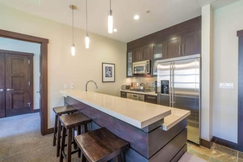 Hayden Lodge 2305 by Snowmass Mountain Lodging Apartment in Snowmass Village