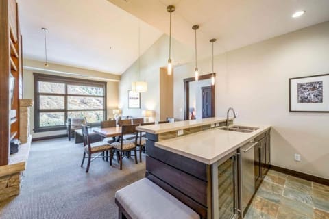 Hayden Lodge 2305 by Snowmass Mountain Lodging Apartment in Snowmass Village