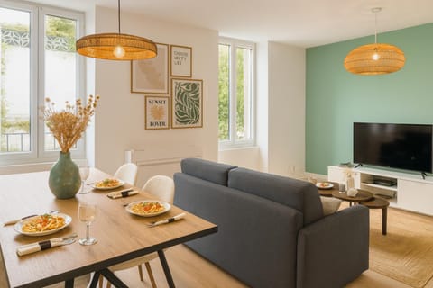 THE COSY HOME Centre ville Parking Clim Apartment in Valence