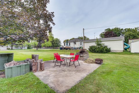 12 Mi to Castle Rock Lake Serene New Lisbon Home! House in New Lisbon