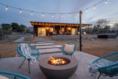Soul Shine - Gorgeous Views - Modern - NEW House in Joshua Tree
