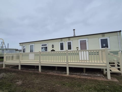 Mark and Teresa's 8 berth caravan on Coral Beach Ingoldmels Campground/ 
RV Resort in Ingoldmells