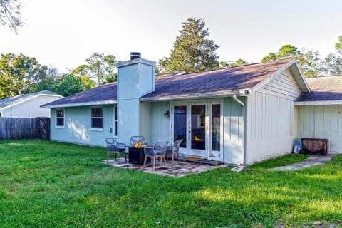 Family friendly - Fire pit -4 min to UF - Spacious House in Gainesville