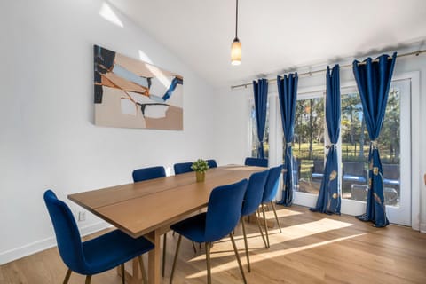 Family friendly - Fire pit -4 min to UF - Spacious House in Gainesville