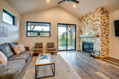 Private Hot Tub and Patio Granby Mtn Retreat! House in Granby