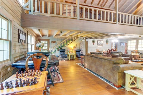 Ellijay Getaway Fire Pit and Hot Tub House in Georgia