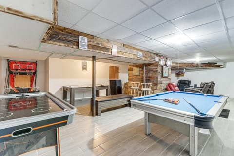 Ellijay Getaway Fire Pit and Hot Tub House in Georgia