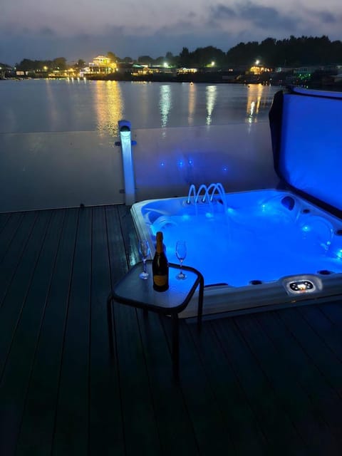 Hot Tub, View (from property/room), Lake view