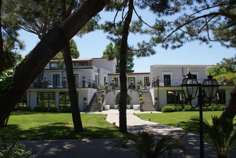 Restaurant/places to eat, Garden, Lobby or reception