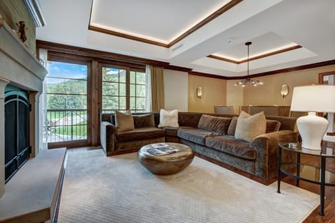 Remodeled 3 Bedroom Valley View at Ritz Carlton condo Apartment in Vail
