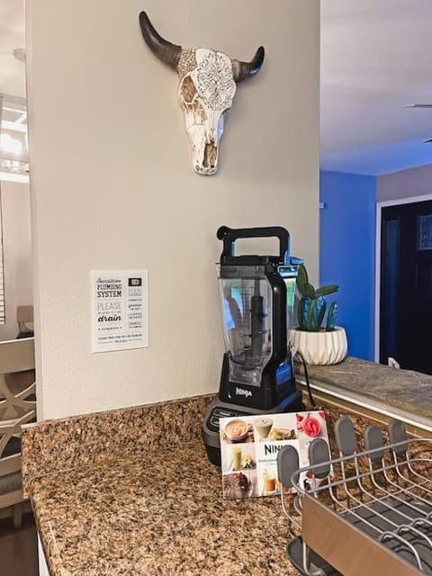 Cheerful & Relaxing 5 Location Pool Parking House in Tucson