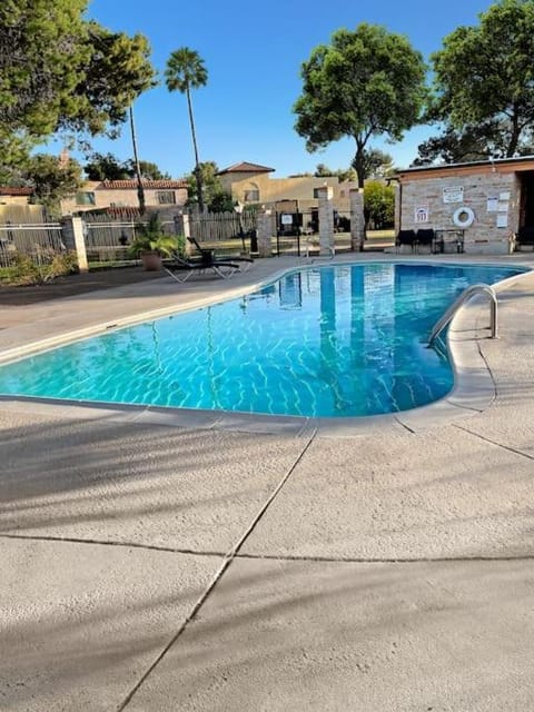 Cheerful & Relaxing 5 Location Pool Parking House in Tucson