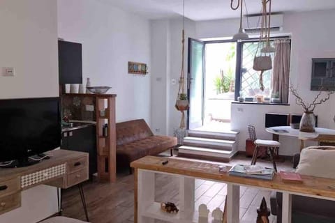 Communal lounge/ TV room, Living room, Seating area, Dining area