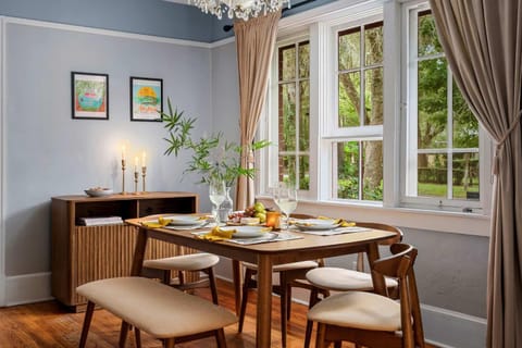 The Gallery at Duckpond - Backyard , Historic House in Gainesville