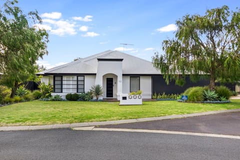 Property building, Garden view