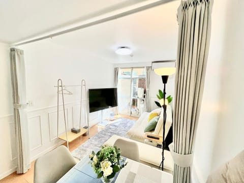Communal lounge/ TV room, Living room