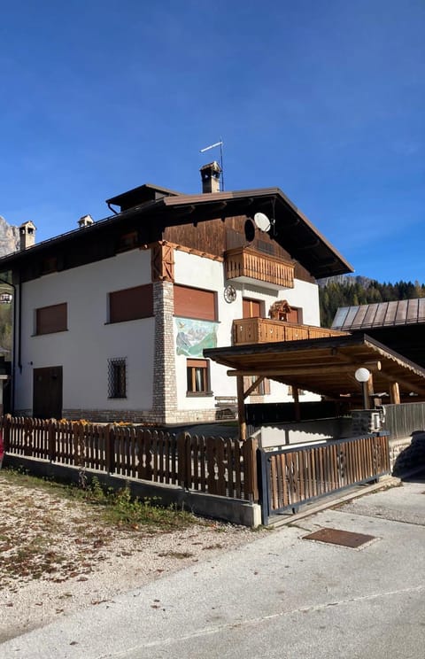 Appartamento Canes Apartment in Pie' Falcade