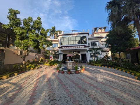 Property building, Garden