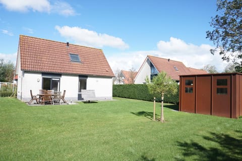 Property building, Day, Garden