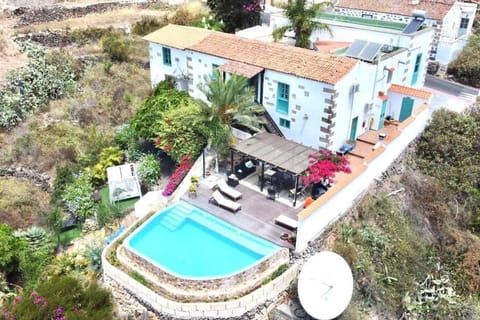 Property building, Day, Bird's eye view, Garden, Garden view, Pool view, Swimming pool, sunbed