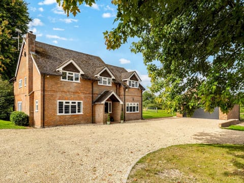 Property building, Day, Garden, Other
