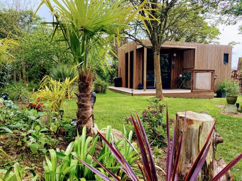 Property building, Natural landscape, Garden view