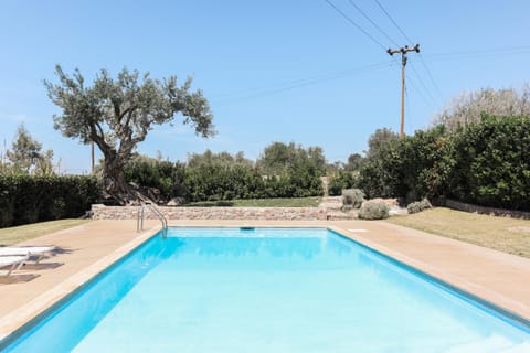 Pool view, Swimming pool, sunbed