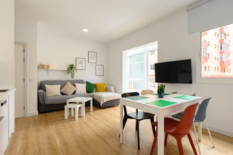 TV and multimedia, Balcony/Terrace, Living room, Seating area, Dining area