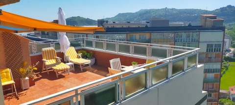 Balcony/Terrace, Mountain view