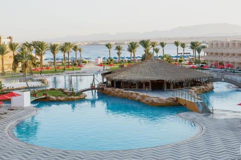 Pool view, Pool view, Swimming pool, Swimming pool, Swimming pool, Entertainment