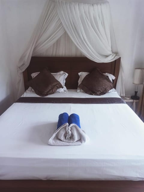 Fishermen's Guesthouse Bed and Breakfast in Abang