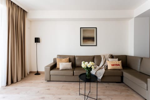 TV and multimedia, Seating area