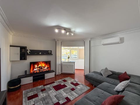 Living room, Seating area, air conditioner