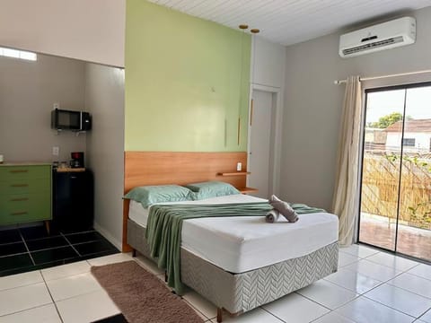 Bed, Bedroom, towels, air conditioner