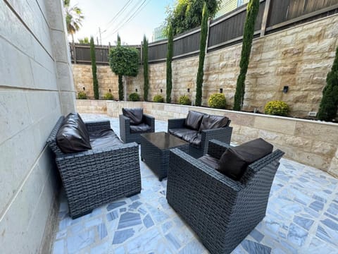 Garden, Garden, Balcony/Terrace, Balcony/Terrace, Seating area