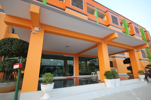 Facade/entrance