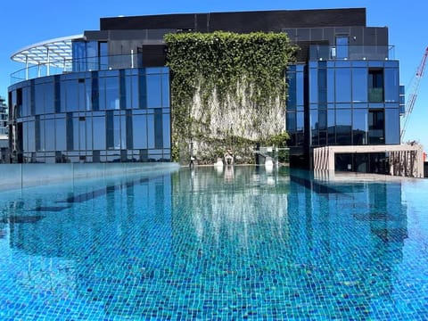 Property building, Day, Pool view, Swimming pool