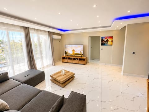 TV and multimedia, Balcony/Terrace, Living room, air conditioner