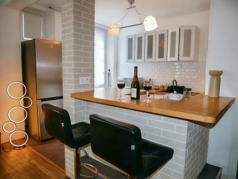 Seating area, kitchen