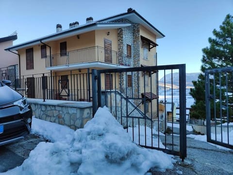Property building, Day, Natural landscape, Winter, View (from property/room), Balcony/Terrace, Parking